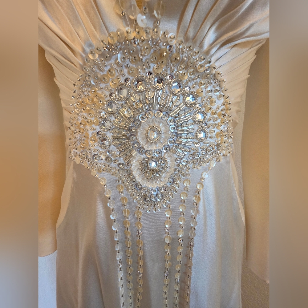 Jenny Packham Wedding Dress - Picture 2 of 16